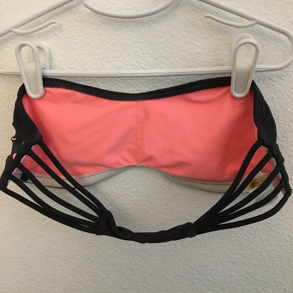 Ripcurl pink and black bandeau Bikini top - Picture 2 of 4